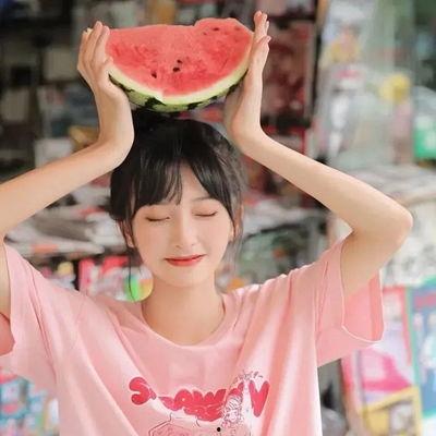 娱乐吃瓜群头像图片女生,揭秘娱乐吃瓜群头像中的魅力女生